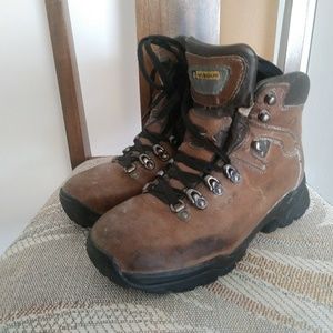 Vasque hiking boot womens sz 9 ( mens 7)